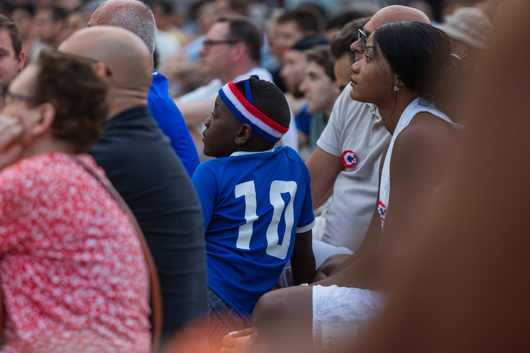 Maisons-Laffitte : photographier une ville unie derrière les Bleus